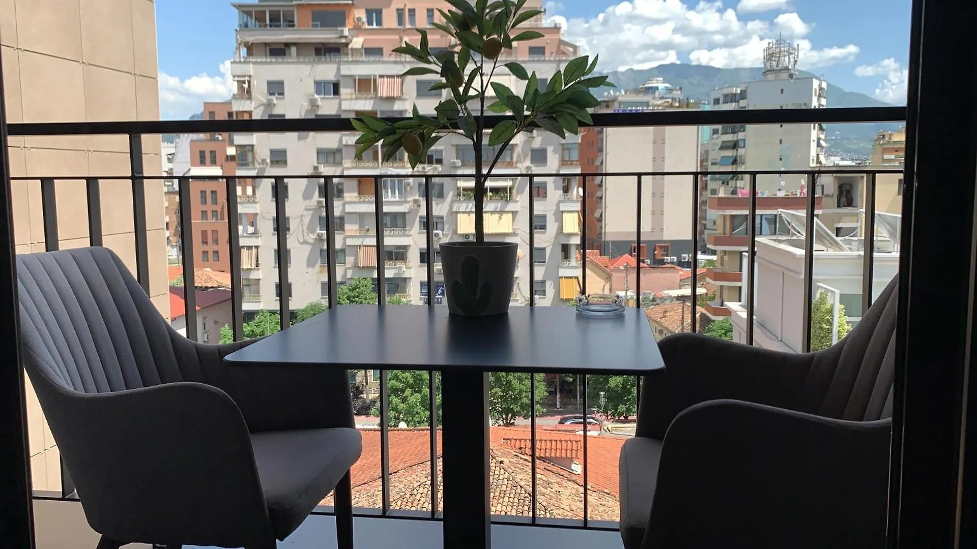 Contacten van Green Terrace Apartment 7